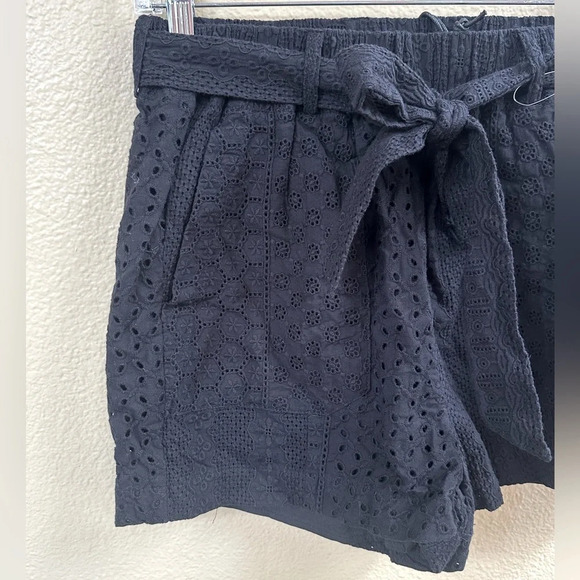Blank NYC Black Eyelet Tie Waist Shorts Size Medium New With Tag! - Picture 7 of 10